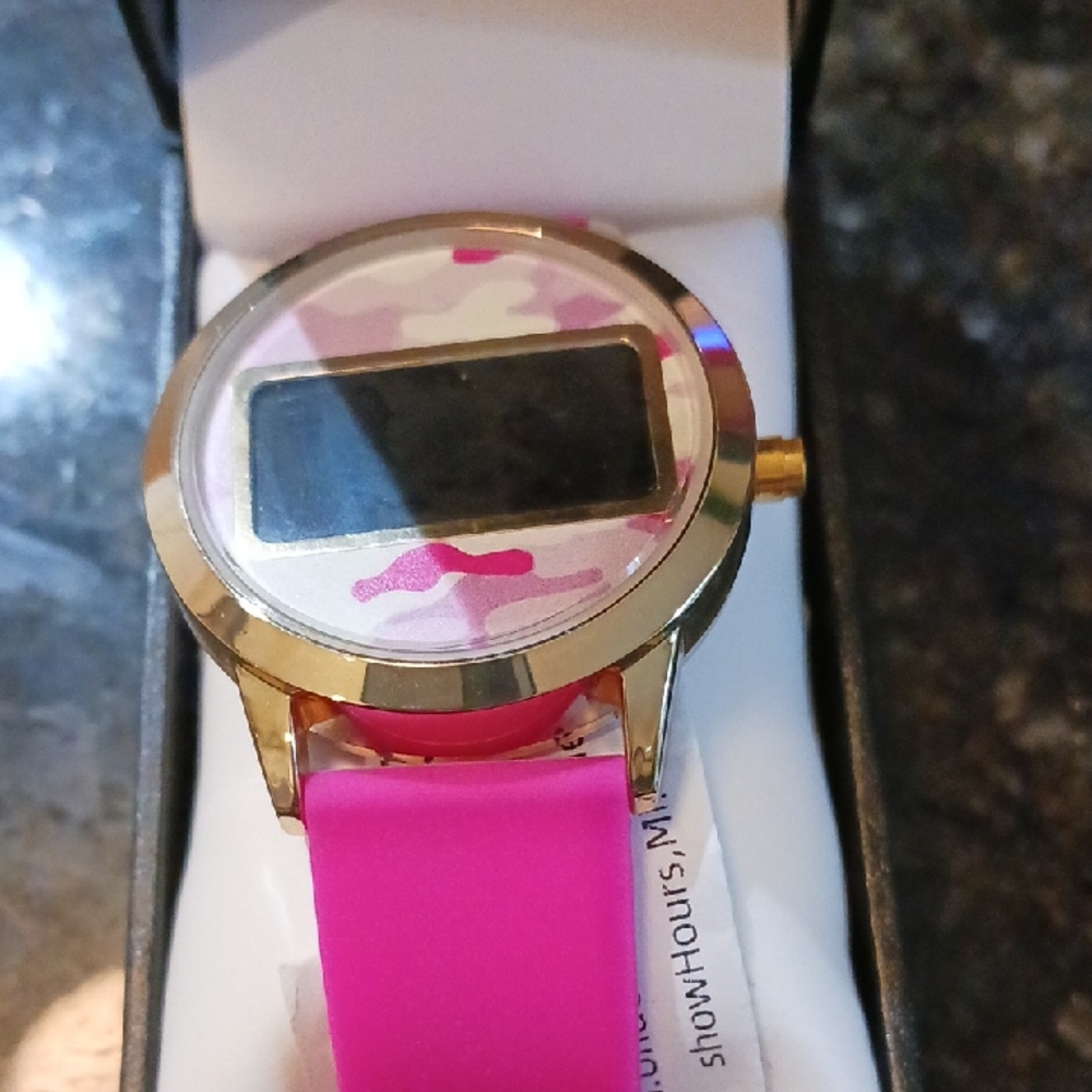 Gold and Pink Camouflage Smartwatch
